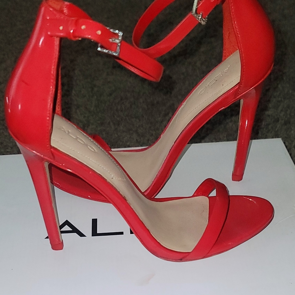 Women's shoes